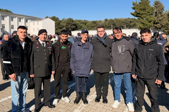 Ezine 3'üncü Jandarma Eğitim Tabur Komutanlığı’nda Yemin Töreni Coşkusu