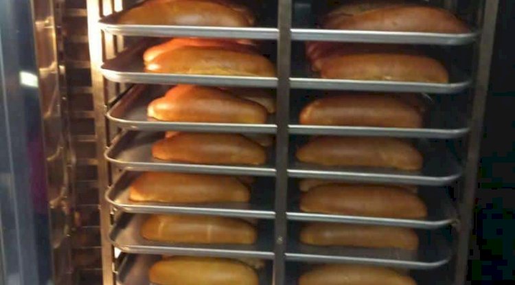 Öğrenciler ekmek üretiyor 