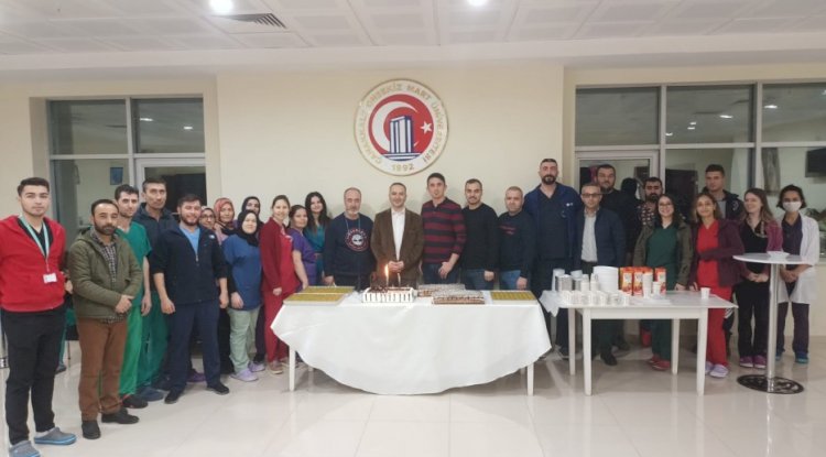 ÇOMÜ Hastanesi’nde pastalı kutlama