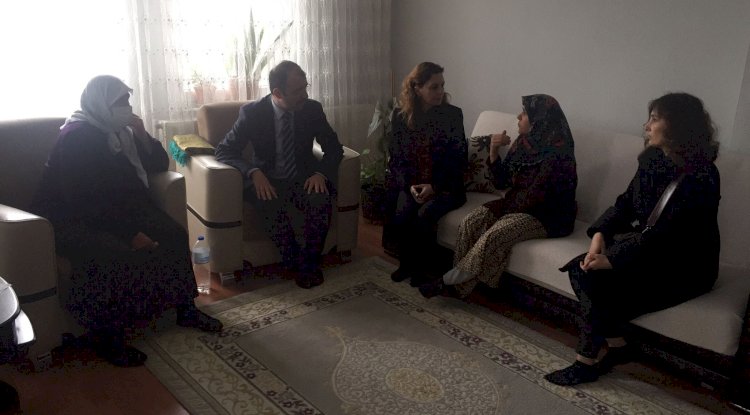 DEPREMZEDE AİLELER İLE GÖRÜŞTÜ