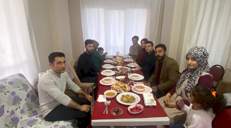 Ayvacık’ta Depremzede Aile ile İftar