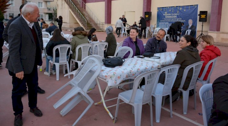 Lapseki’de Vatandaşlar İftarda Buluştu