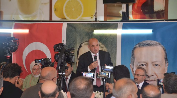 Gider; “Kavga ederler diye heveslenmeyin, işinize bakın”