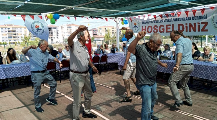 Geleneksel  Mezunlar Bayramlaşması Yapıldı