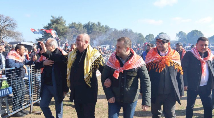 Geyikli’de deve güreşlerine yoğun ilgi
