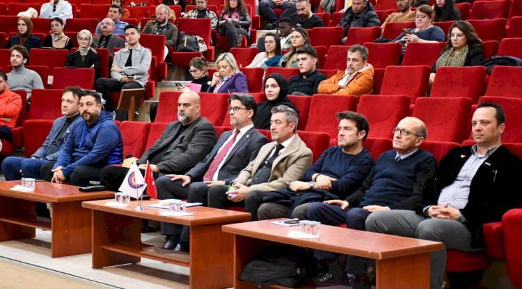 Rektör Erenoğlu üniversite öğrencileriyle buluştu