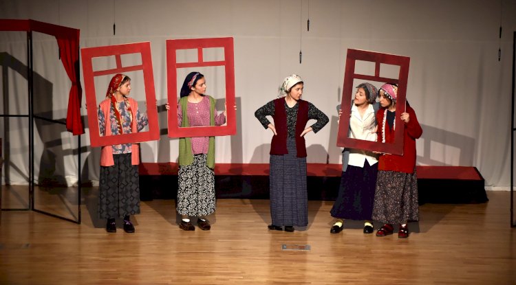 “Kuyruklu Yıldız Altında Bir İzdivaç’’ sahnelendi