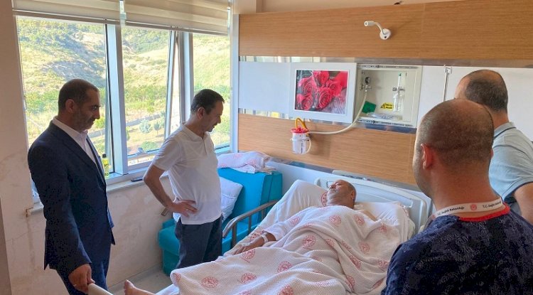 Traktörün devrilmesi sonucu yaralandı
