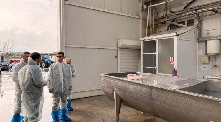 Kaymakam Kaptanoğlu süt ürünleri fabrikasını inceledi