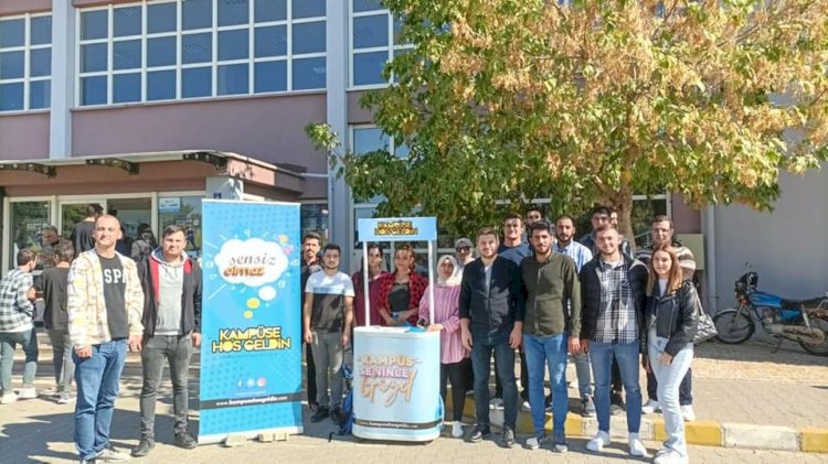 Üniversiteli gençlerle buluştu 