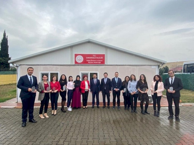 “KADINA EL KAL-KA-MAZ!” 