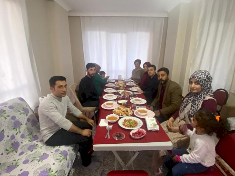 Ayvacık’ta Depremzede Aile ile İftar