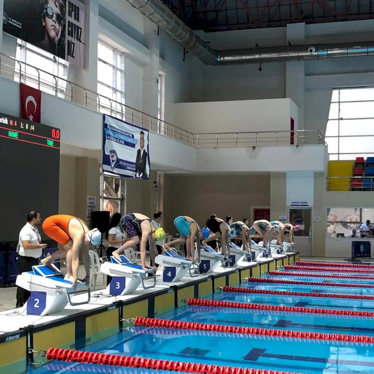 Çanakkale’li Sporcular Yüzme Müsabakalarında Gururlandırdılar