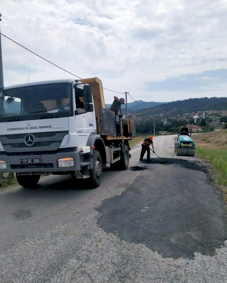 Köy Yolları’nda Bakım Çalışmaları Sürüyor