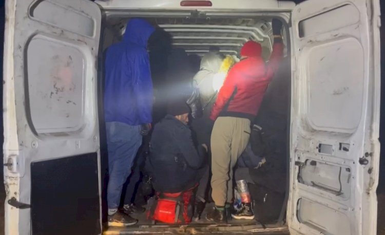 Jandarmadan kaçamadan yakalandılar