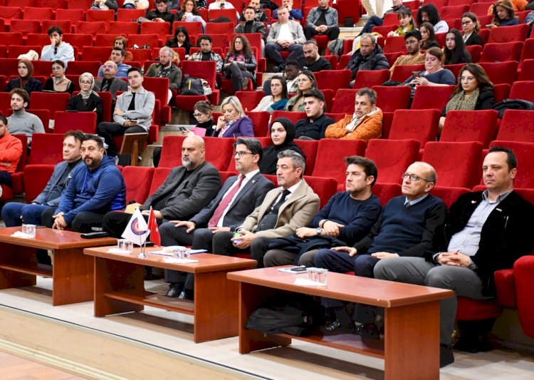 Rektör Erenoğlu üniversite öğrencileriyle buluştu