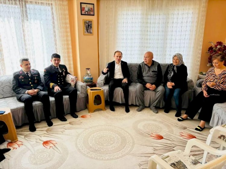 Kaymakam Sak, Gazileri ziyaret etti