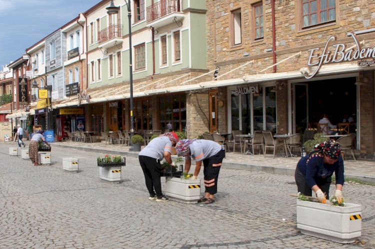 Gökçeada Trafiği İçin Saksılı Çözüm