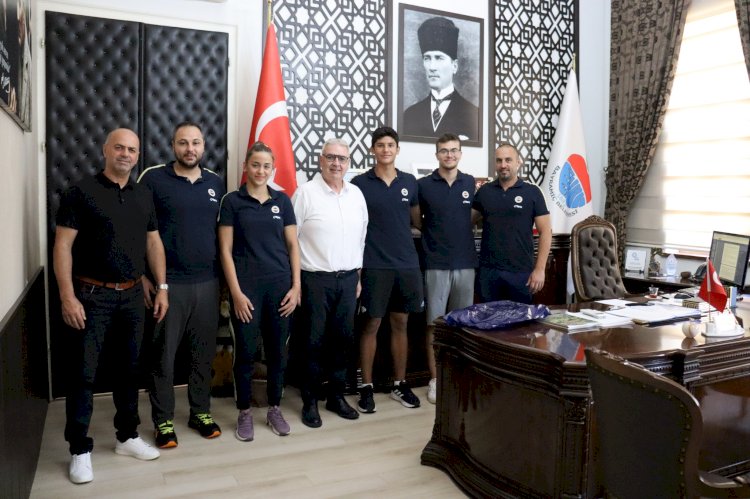 Başkan Atılgan, Yüzücüleri Ağırladı